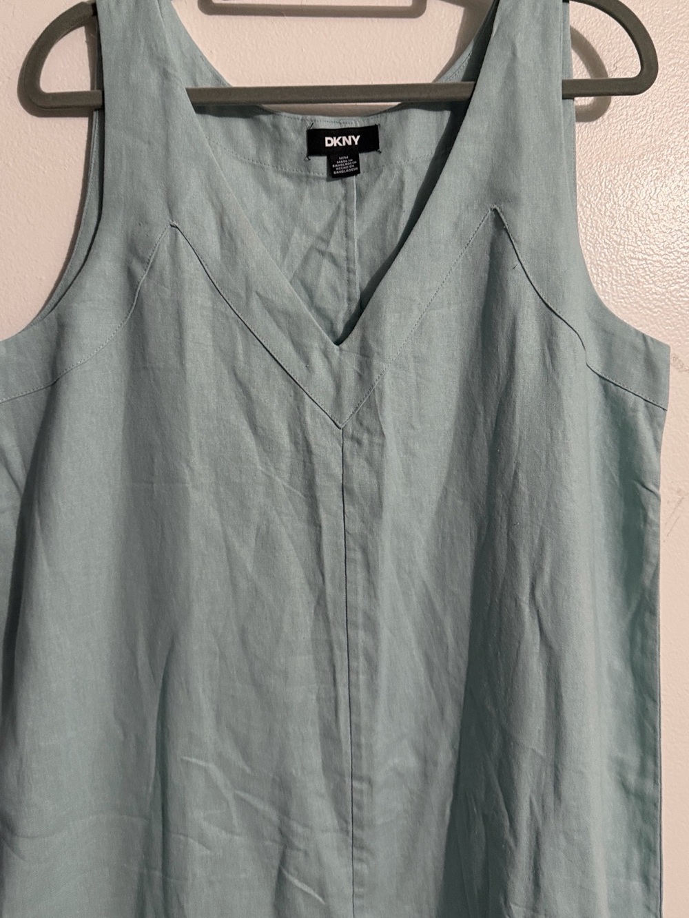 DKNY Women's Light Blue/green Sleeveless V-Neck Top- 18.5” PTP & 50”long